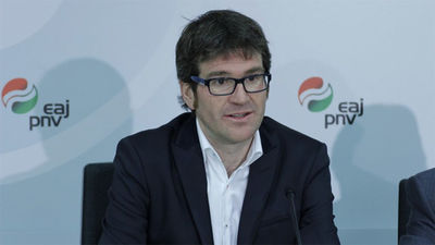 El PNV arrebata la alcaldía de Vitoria al PP con el apoyo de Bildu, Irabazi y Podemos