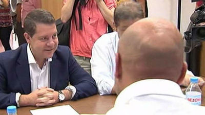 PSOE y Podemos alcanzan un acuerdo para la investidura de García-Page