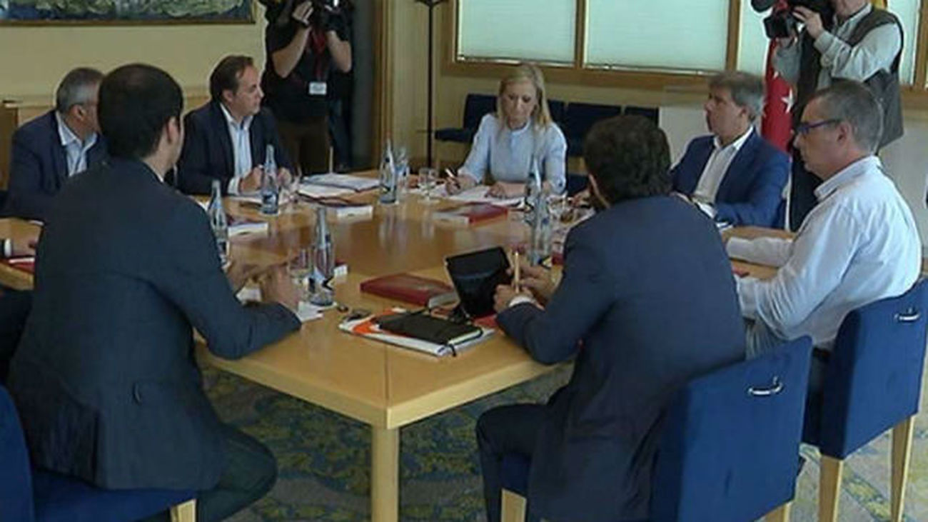 Cifuentes y Aguado "avanzan mucho" y coinciden en 52 de los 80 puntos a debate