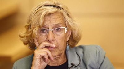 Madrid estudia bonos para que los taxistas bajen el precio y montar una red de coches eléctricos