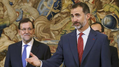 Rajoy mantiene la incógnita sobre cambios de Gobierno tras un acto con el Rey