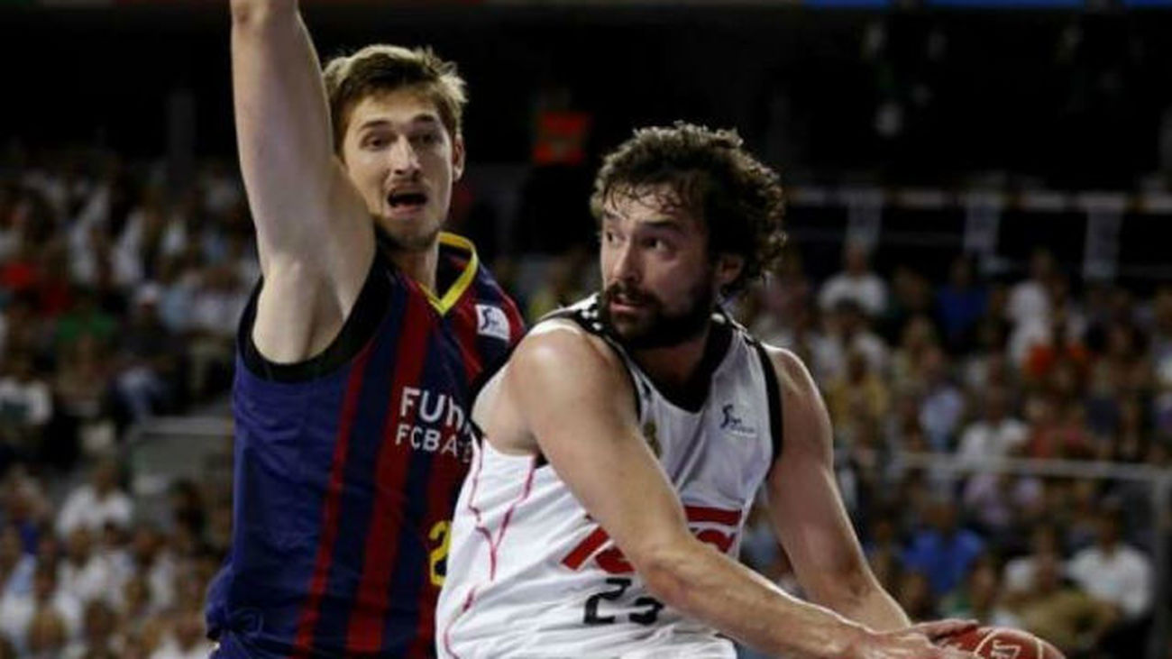 100-80. Llull hunde al Barça y coloca al Madrid a un triunfo del título