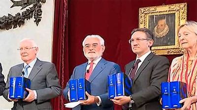 La RAE publica una 'monumental' edición del 'Quijote' en dos volúmenes