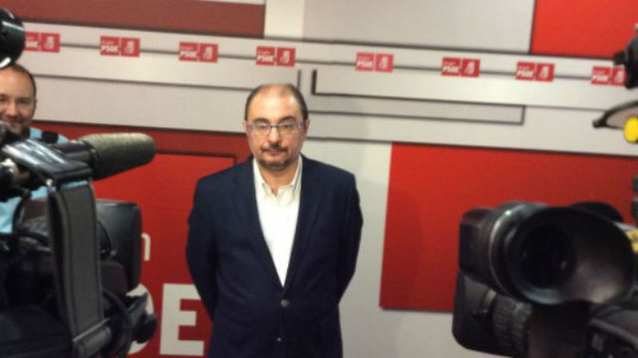 PSOE y Podemos cierran un acuerdo únicamente para la investidura de Lambán