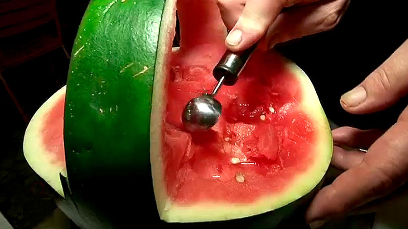 Ensalada de frutas y vegetales en sandía