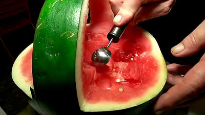 Ensalada de frutas y vegetales en sandía