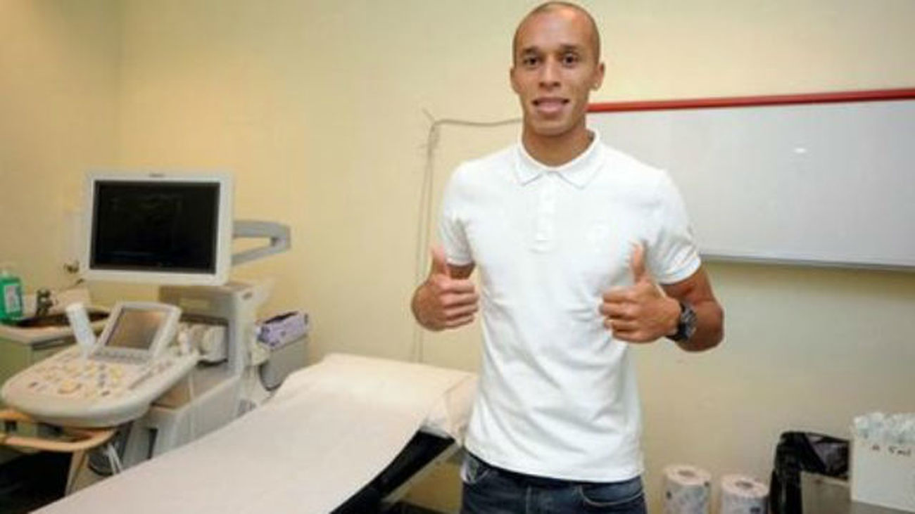 Miranda firma por el Inter de Milán