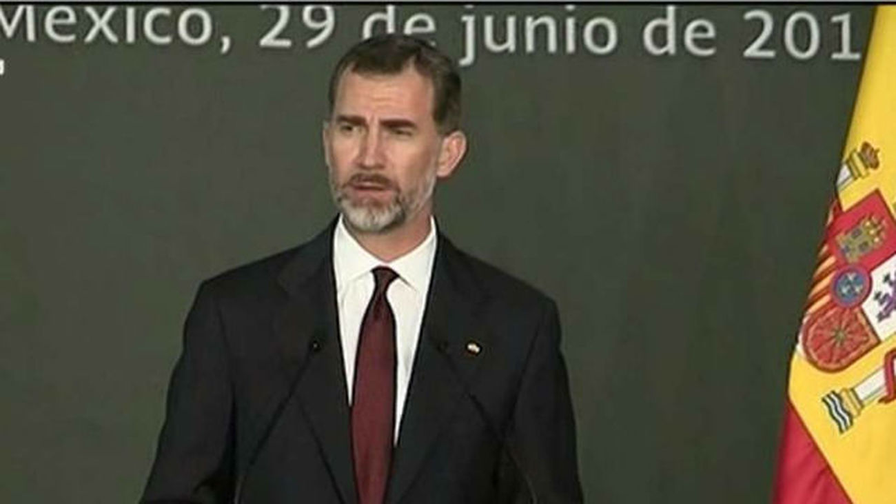 Felipe VI subraya en México que la sociedad reclama "compromiso ético"