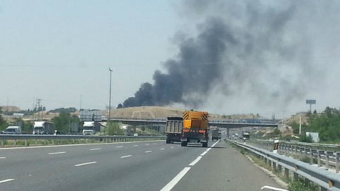 Rivas denuncia a la Fiscalía de Medio Ambiente un vertedero ilegal incendiado