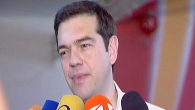 Tsipras dice que el pueblo toma en sus manos su destino