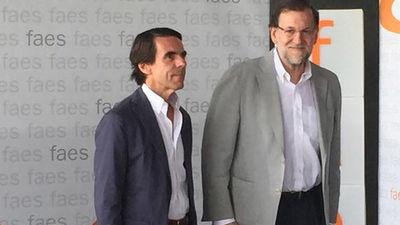 Rajoy acusa a Sánchez de ser "títere" y "portamaletas" de "los radicales"