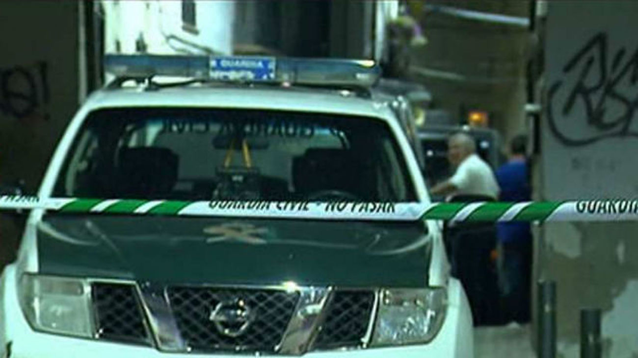 Hallados una mujer degollada y un hombre ahorcado, en una vivienda de Arganda