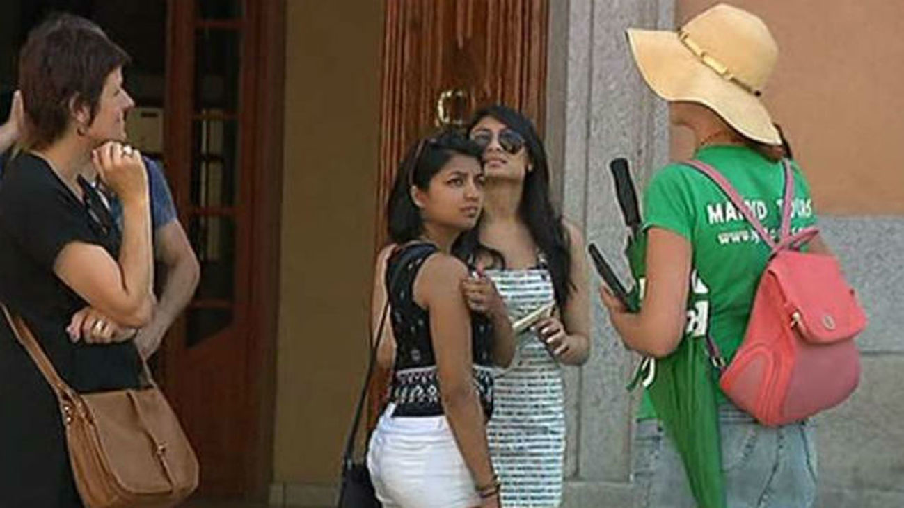 Los turistas extranjeros gastaron un 6% más en abril en la Comunidad