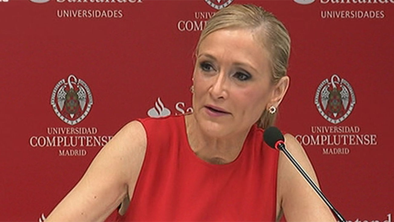 Cifuentes aboga por una mayor participación y que la región sea escuela de diálogo