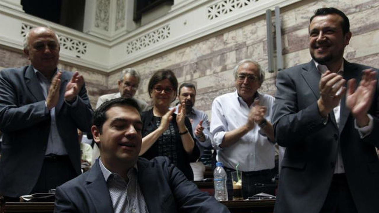 Tsipras trata de reunir apoyos en Syriza para asegurar aprobación del acuerdo