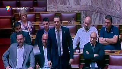 El Parlamento griego debate el paquete de medidas impuesto por los socios europeos