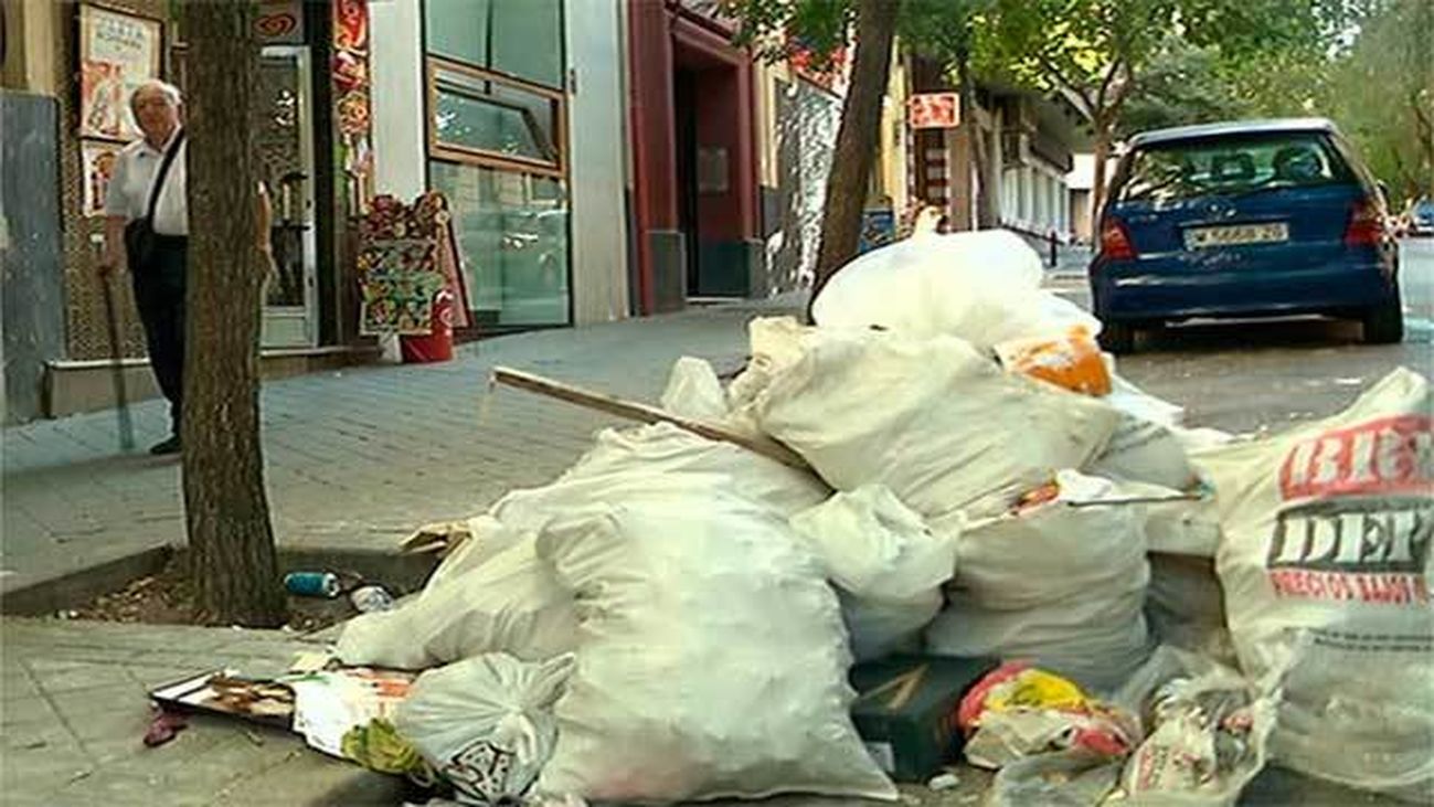 Moncloa: Prohibido arrojar basuras