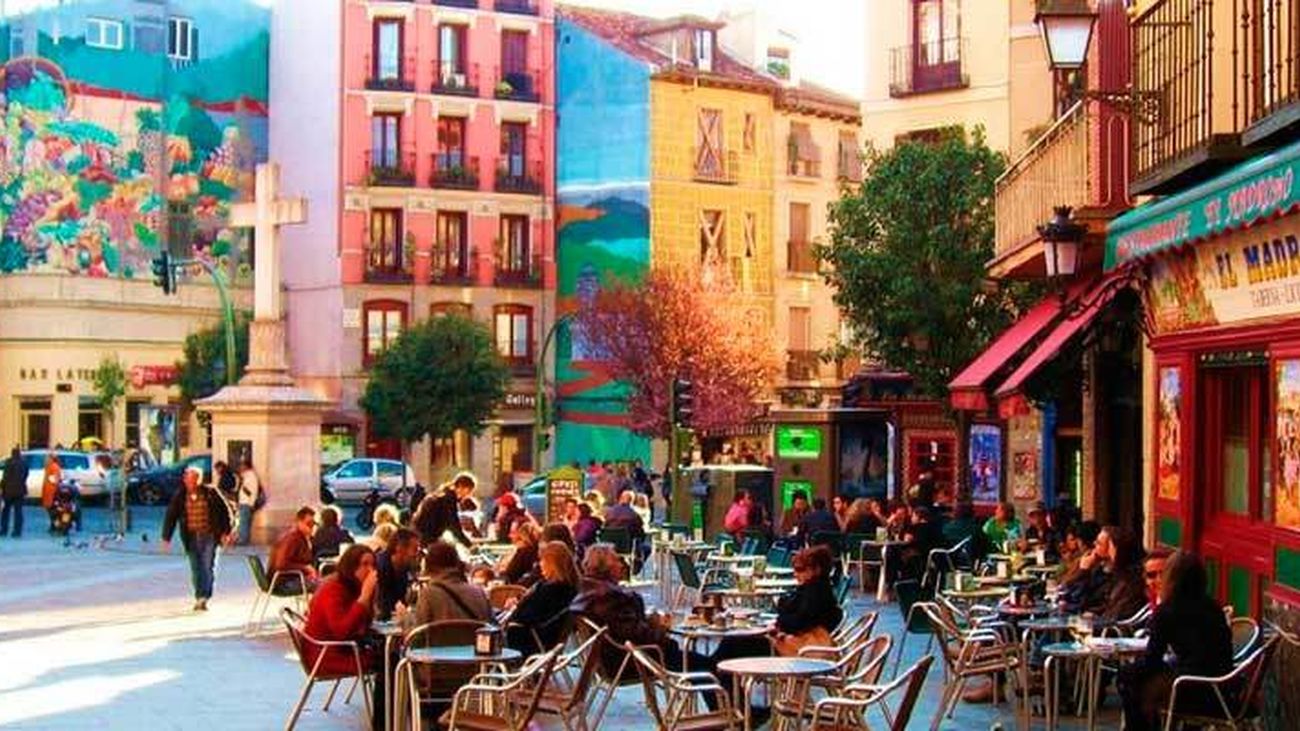 Carmena y las agencias de viaje, contra las despedidas de soltero clandestinas