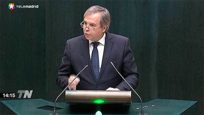 El PSOE vota en contra del cierre inmediato de Versión Original