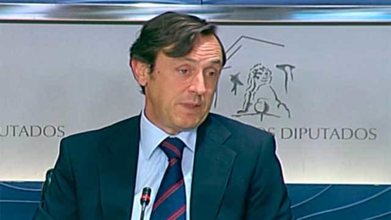 El PP registra en el Congreso su propuesta de prima y doble vuelta para las municipales