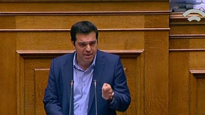 Tsipras obtiene luz verde del Parlamento para lograr el tercer rescate