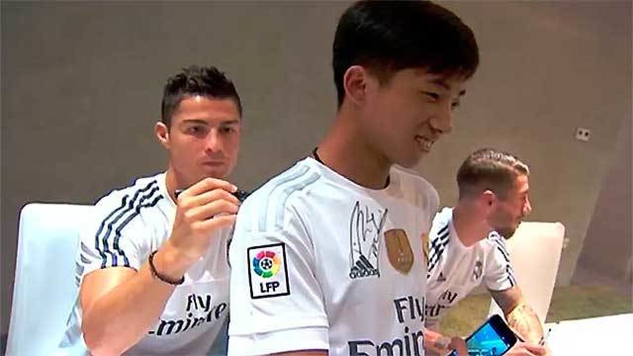 Baño de multitudes para los blancos en Shanghái