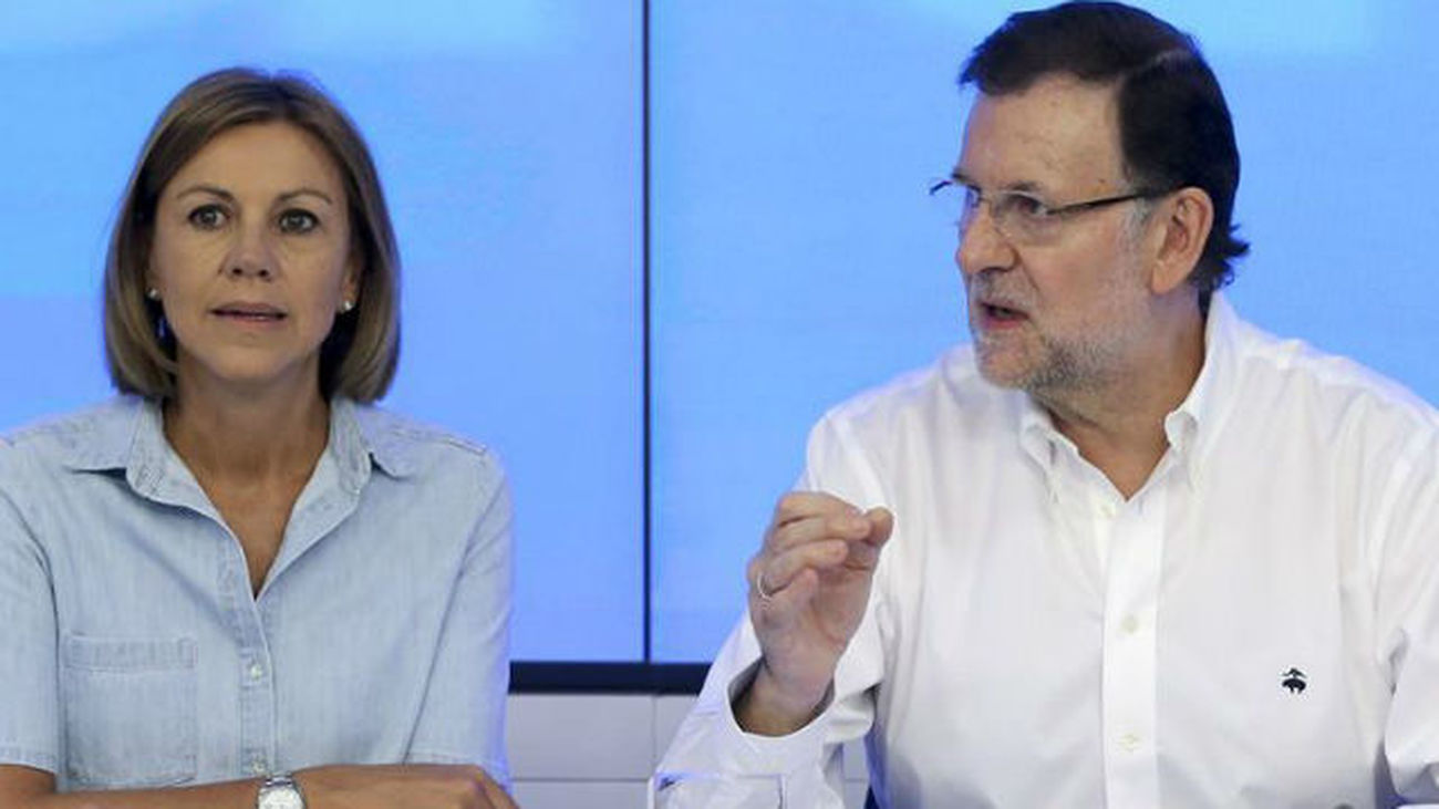 Rajoy pide a sus cargos "estar permanentemente en la calle" para ganar las generales