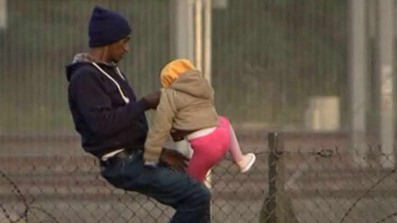 Cameron convoca un gabinete de crisis por la afluencia de inmigrantes en Calais