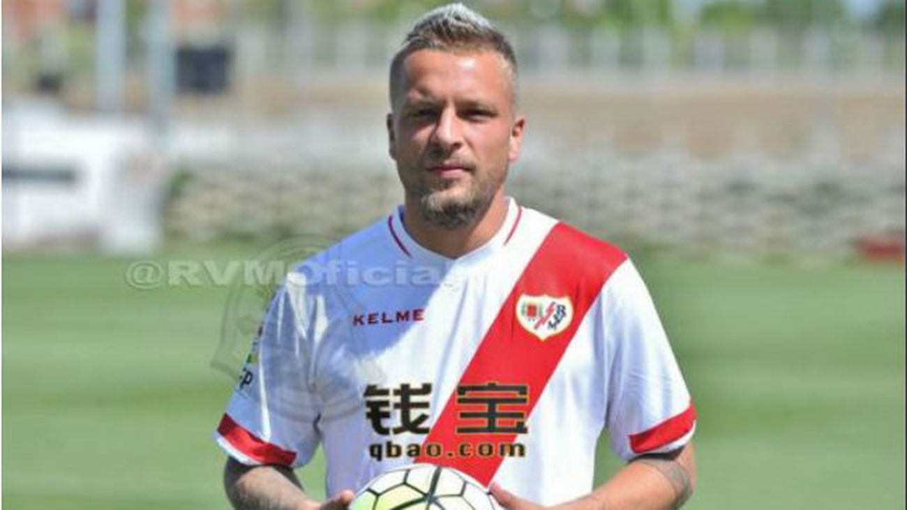 Ebert, presentado en el Rayo: "Espero que seamos la sorpresa de la Liga"