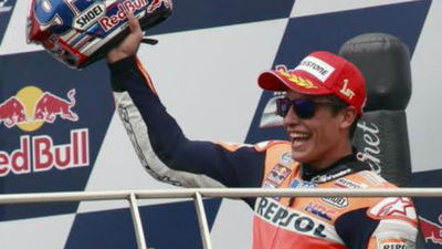 GP Indianápolis: Márquez gana en un mano a mano con Lorenzo