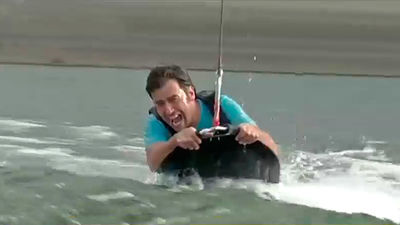 Practicamos 'kneeboard' en el pantano de San Juan