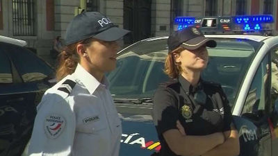 Agentes franceses patrullan junto a la Policía Nacional en Madrid