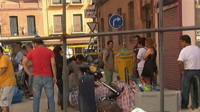 Los afectados por el derrumbe de Tetuán solo tiene hotel pagado hasta este martes