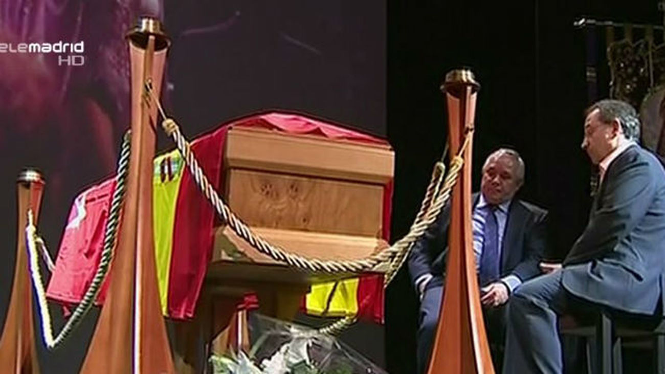 Lina Morgan recibe un multitudinario adiós en su última función