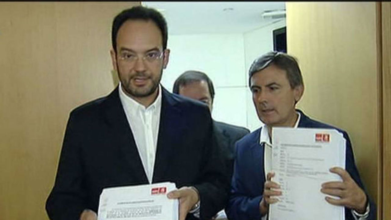 Antonio Hernando presenta las enmiendas del PSOE a los presupuestos 2016