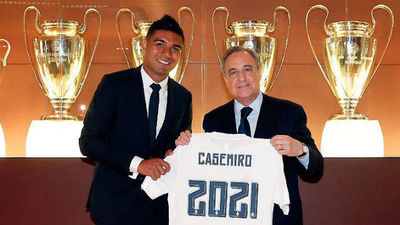 Casemiro renueva con el Real Madrid hasta 2021