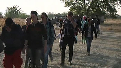 Merkel avanza que el plan franco-alemán para los refugiados incluye cuotas