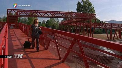 Villalba cuenta ya con una nueva pasarela peatonal sobre la M-601