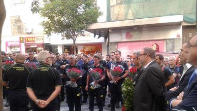 Homenaje a los diez bomberos que murieron en el incendio de los Almacenes Arias