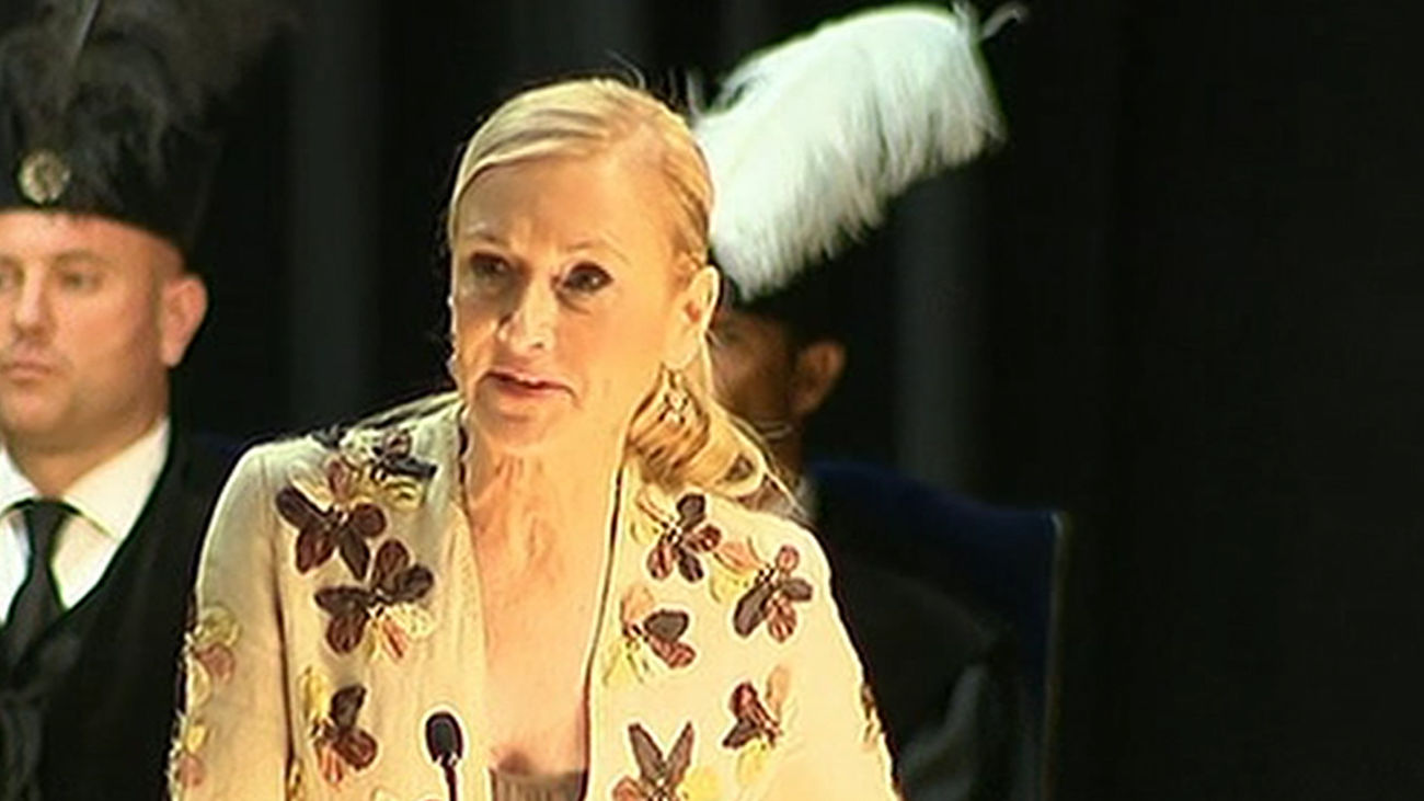 Cifuentes crea un nuevo sistema de becas universitarias en apoyo del estatal