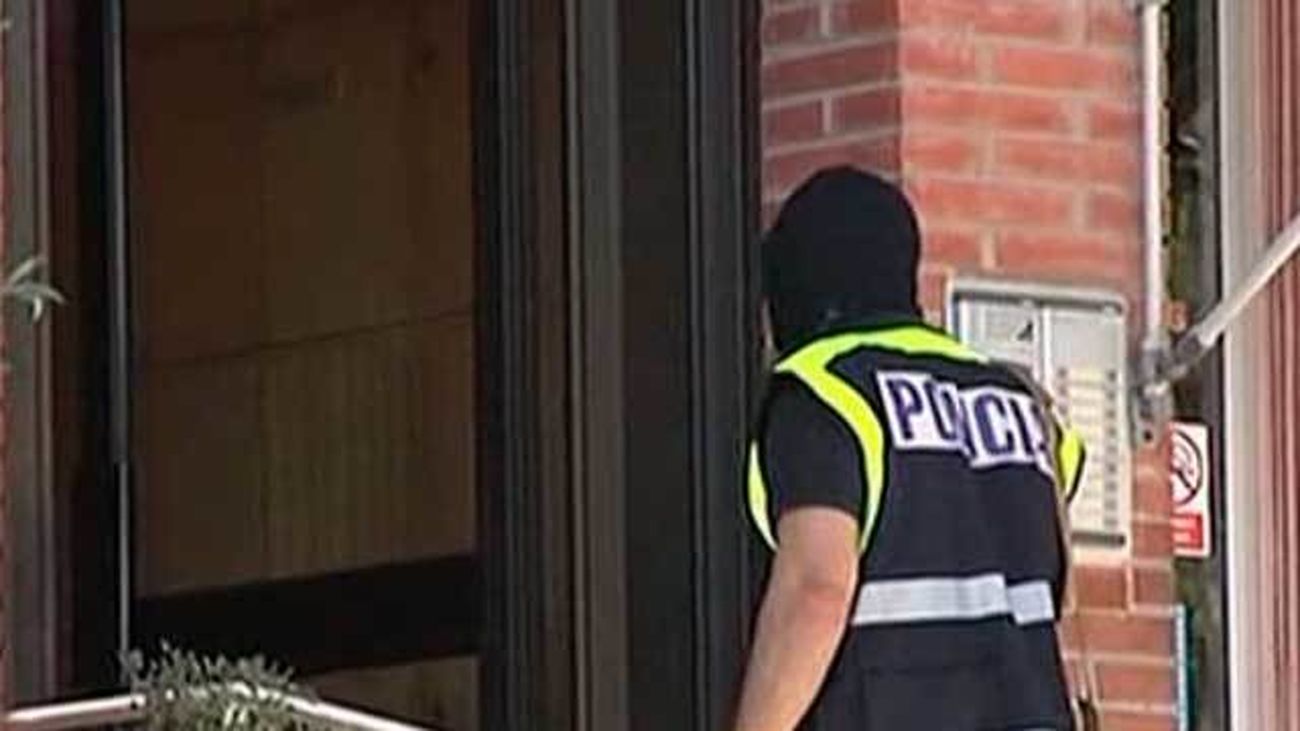 Detenida una mujer en Figueres por captar a terroristas yihadistas