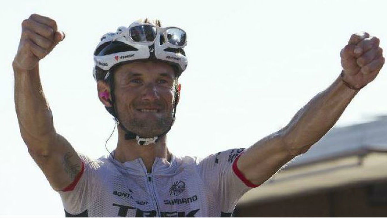 Vuelta: Frank Schleck gana en la Ermita del Alba y Purito es líder