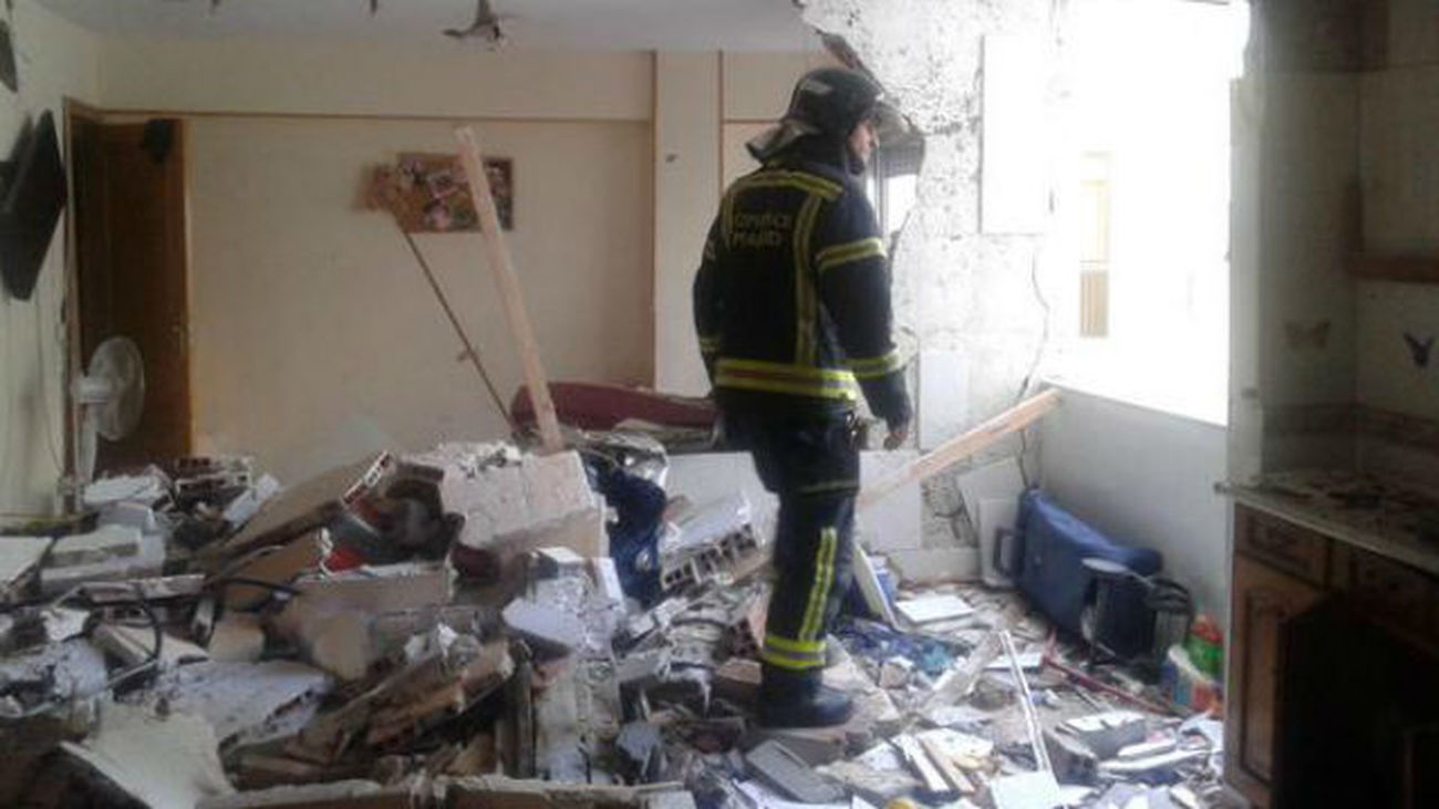 Tres mujeres y tres niños salen ilesos de una explosión en un piso de Carabanchel