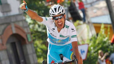Vuelta: Aru revienta a Dumoulin y es virtual ganador