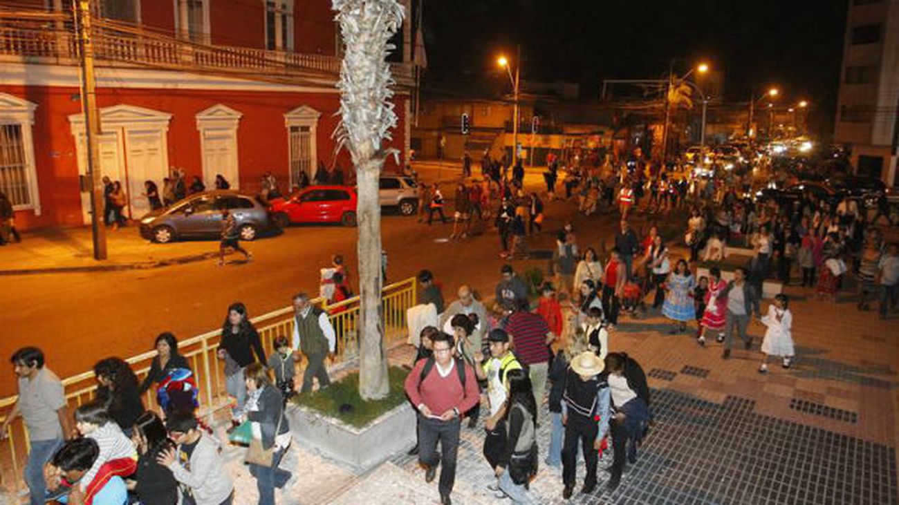 Diez muertos, un millón de evacuados y millonarias pérdidas por el terremoto de Chile