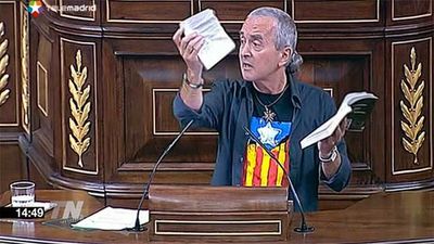 El Congreso estudiará si sanciona al diputado de Amaiur que rompió la Constitución