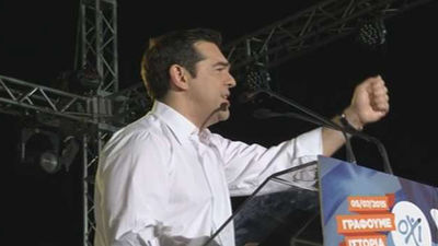 Los griegos acuden a las urnas, sin esperanza y con mucha decepción