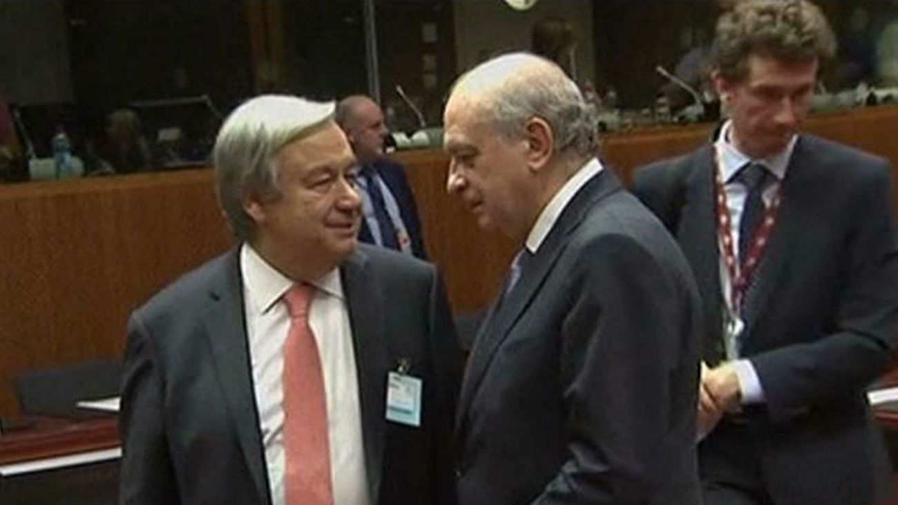 La UE adopta el reparto de 120.000 refugiados por una amplia mayoría