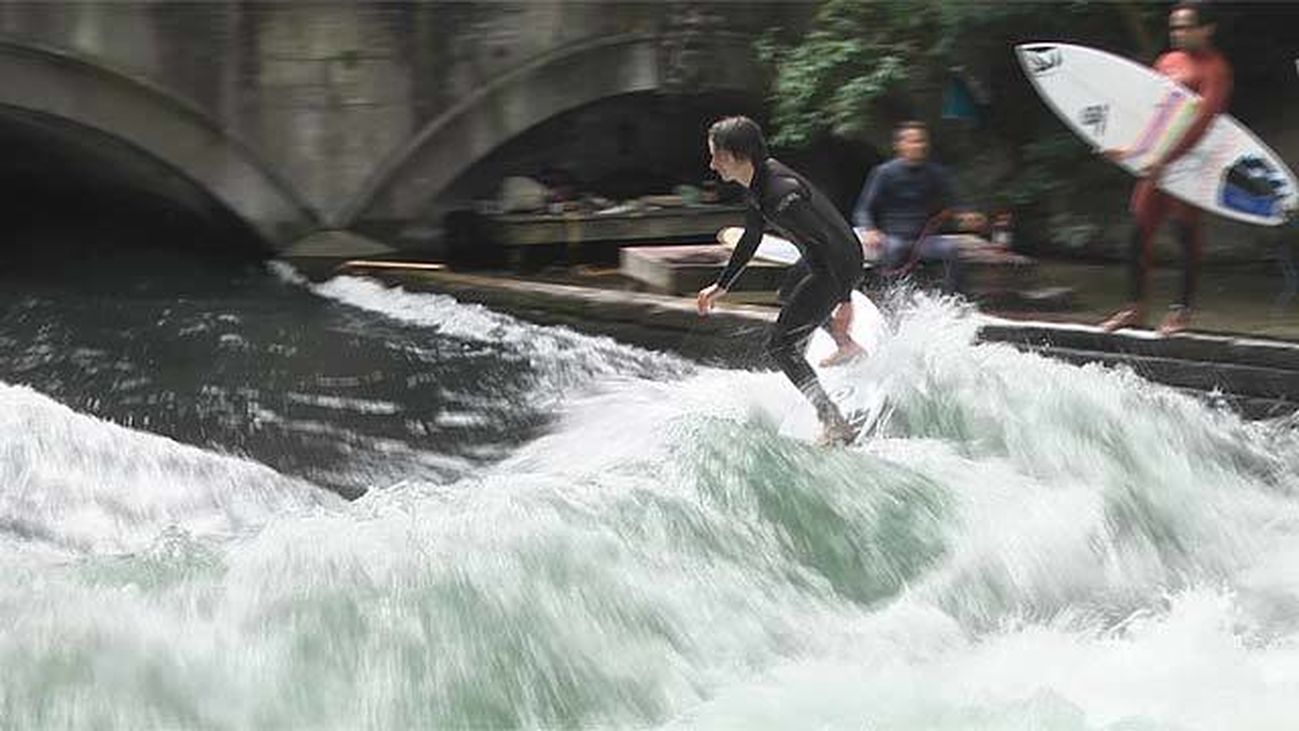 Una ola en el centro de la ciudad