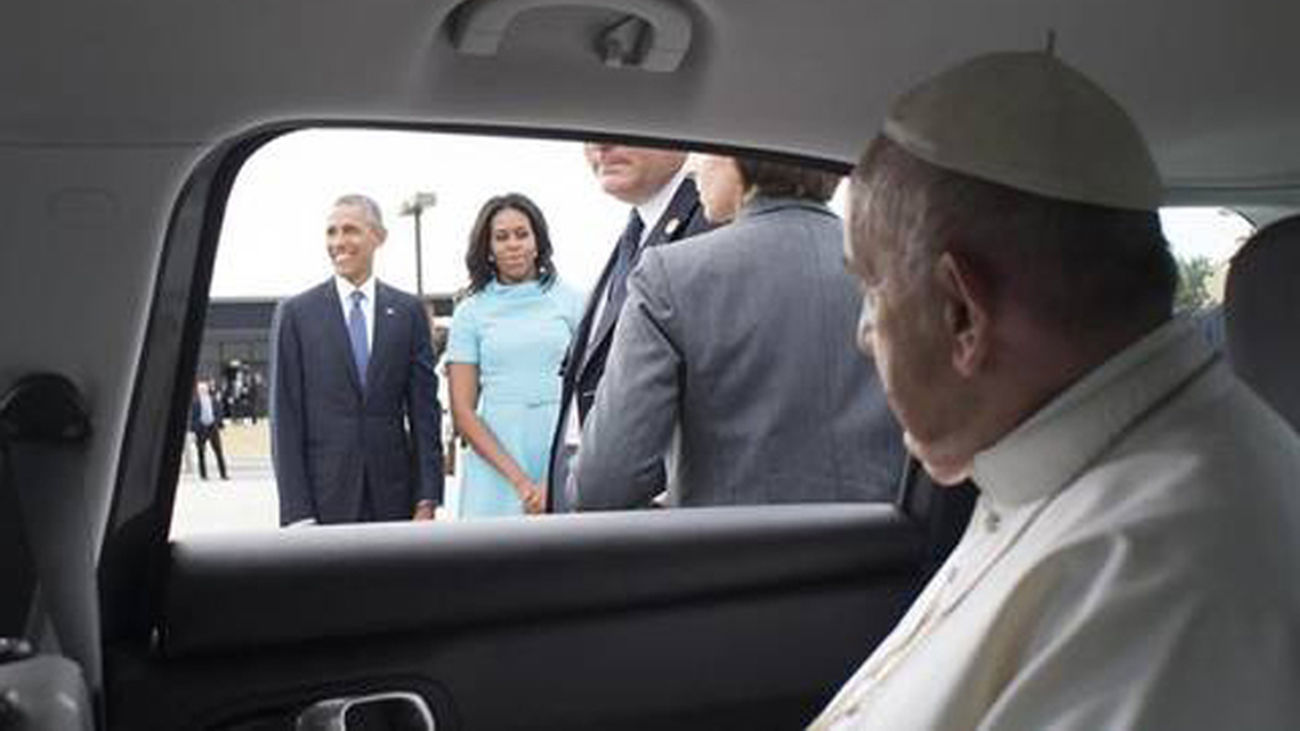 Miles de personas aguardan en Washington al Pontífice y su 'papamóvil'